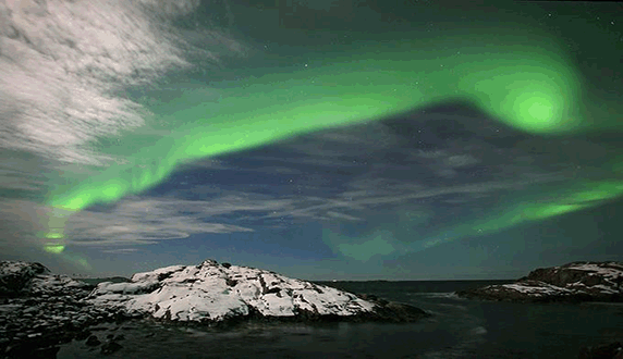 Северное сияние освещает восточную и северную Норвегию