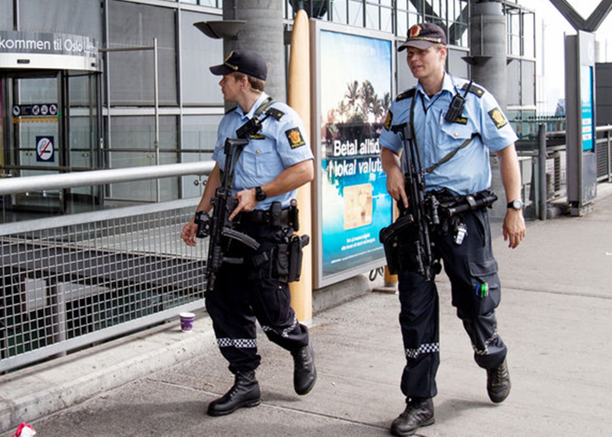 Норвегия полиции