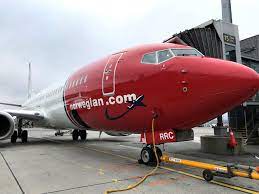 Norwegian Air конкурирующей компании Widerøe