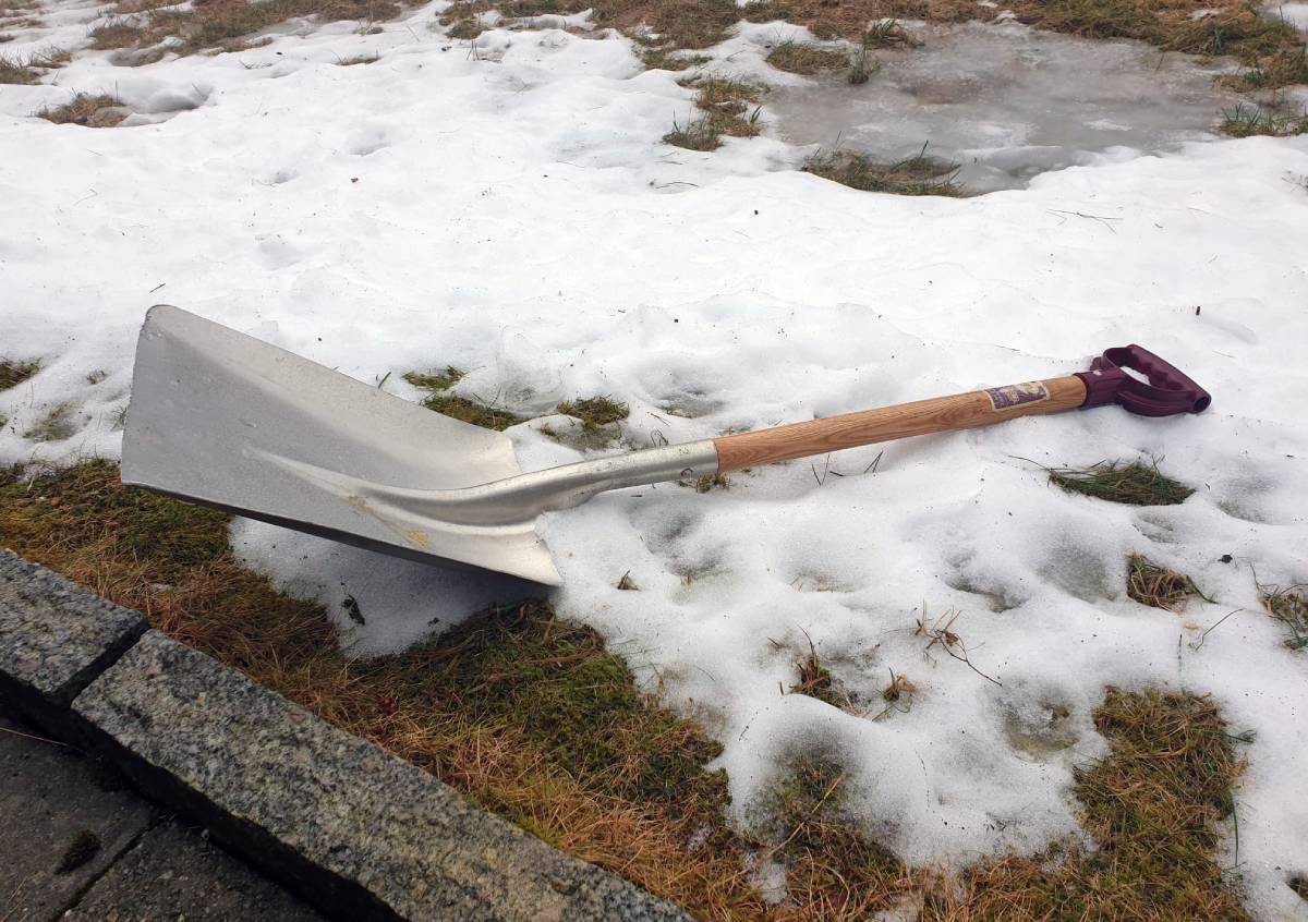 убирать снег на вашей собственности в Норвегии