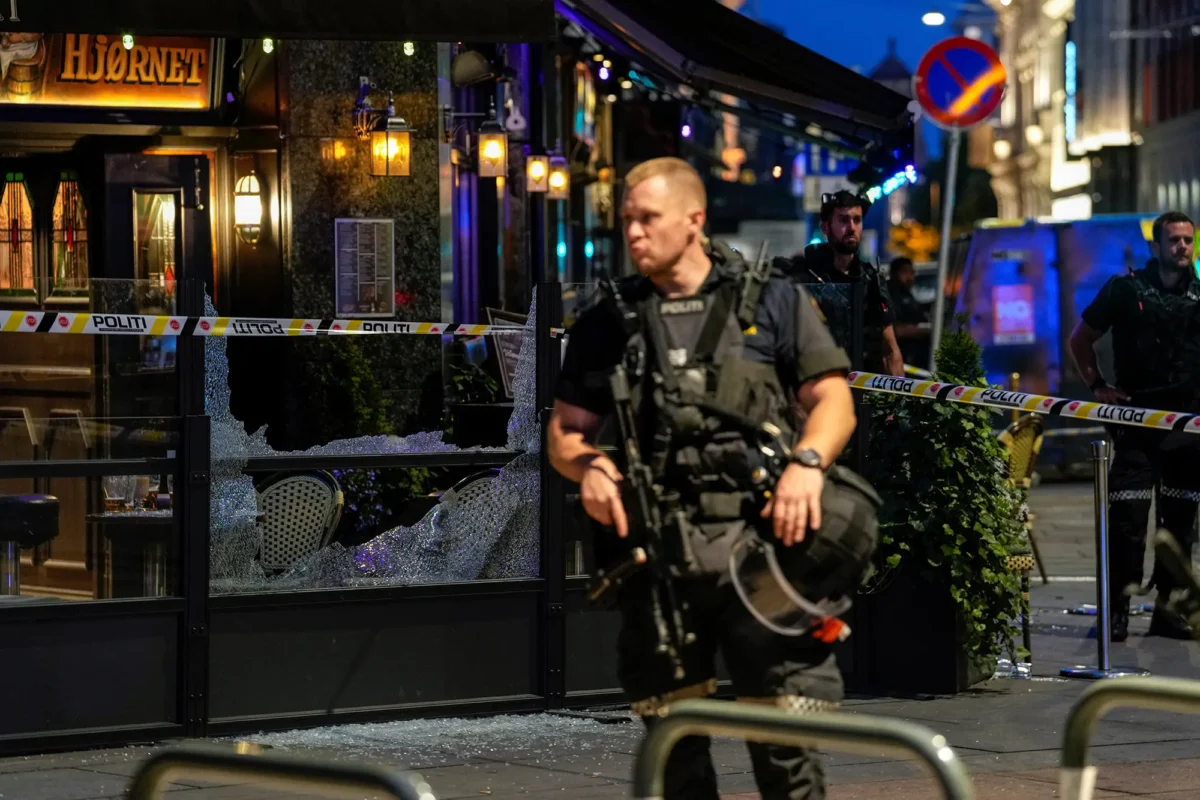 Суд над террористом, устроившим стрельбу в прайде Осло