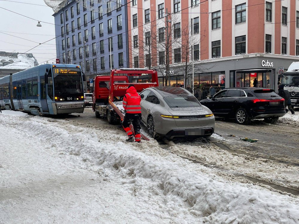 Плохая парковка вызывает проблемы у трамваев Осло