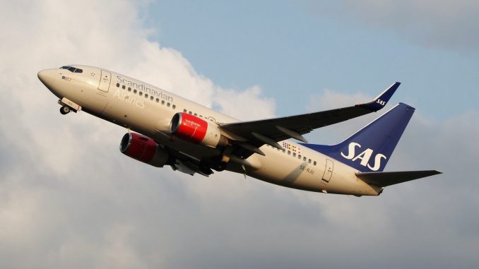 Самолет SAS возвращается в Осло из-за запаха дыма