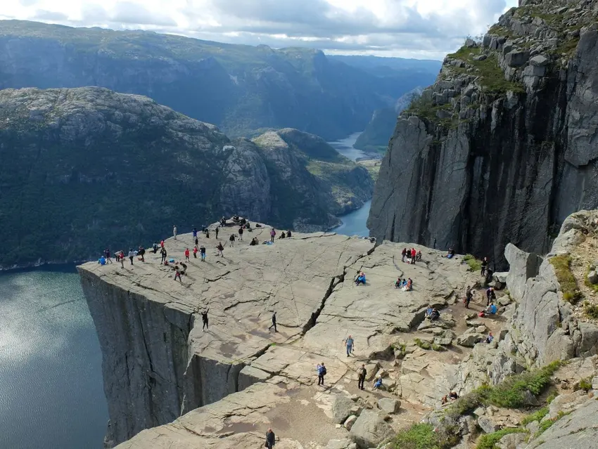 Какие районы Норвегии, вероятно, будут переполнены туристами этим летом?